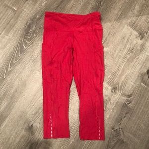 Hot pink lululemon crop 23 length leggings